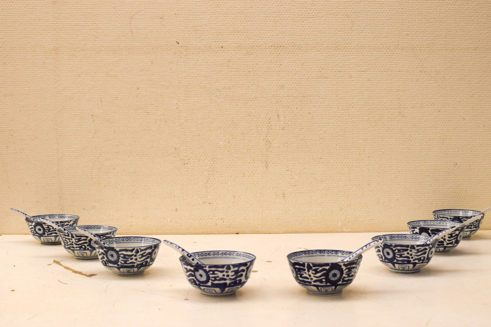 16 delig porseleinen Chinese soepkommen met porseleinen lepel  49916