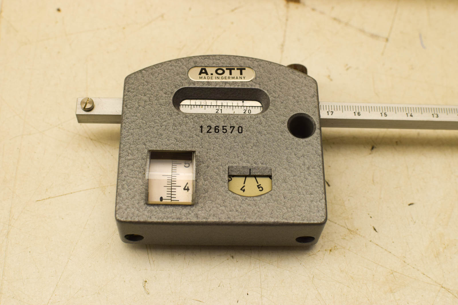 Alternative view of A Ott Kempten planimeter  49923