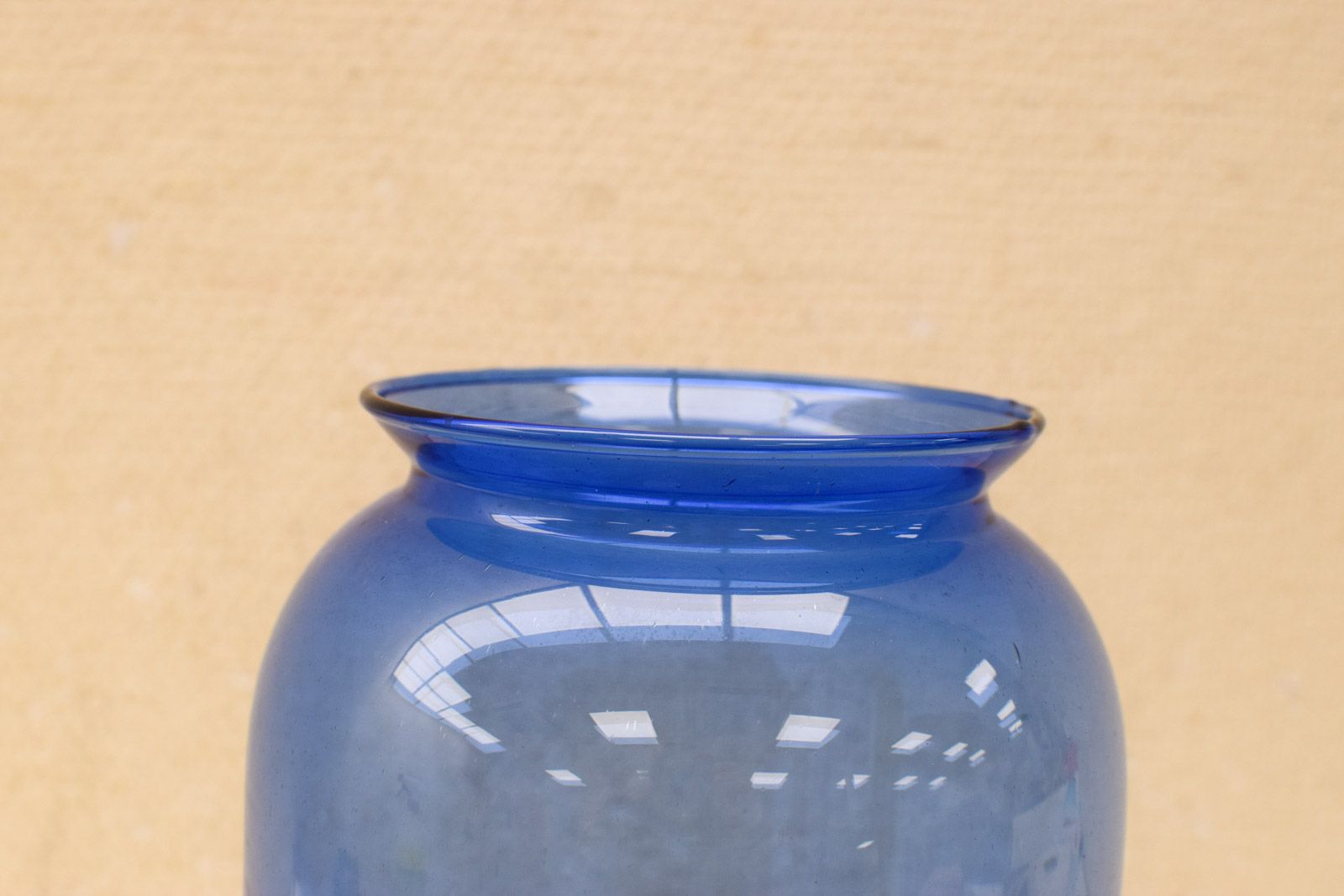 Alternative view of Blauwe Glazen vaas  49945