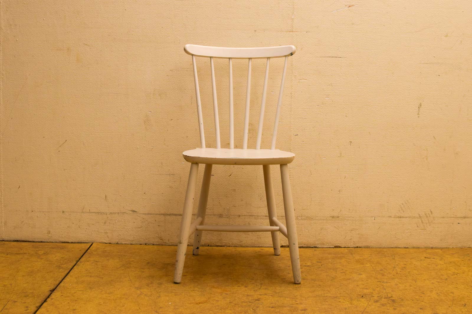 1 Houten stoel 49946