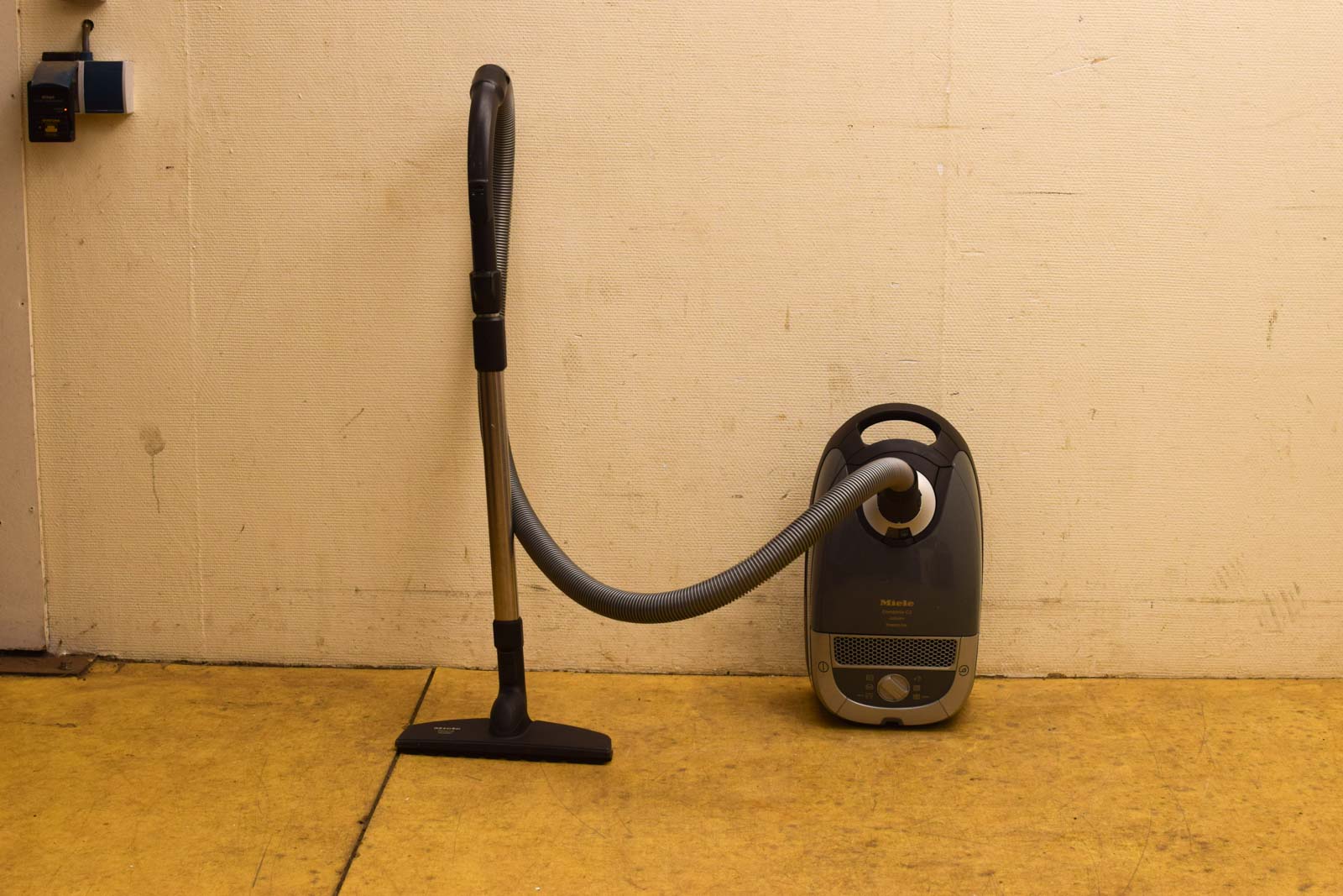 Alternative view of Miele Complete c2 jubilee powerline stofzuiger  49954