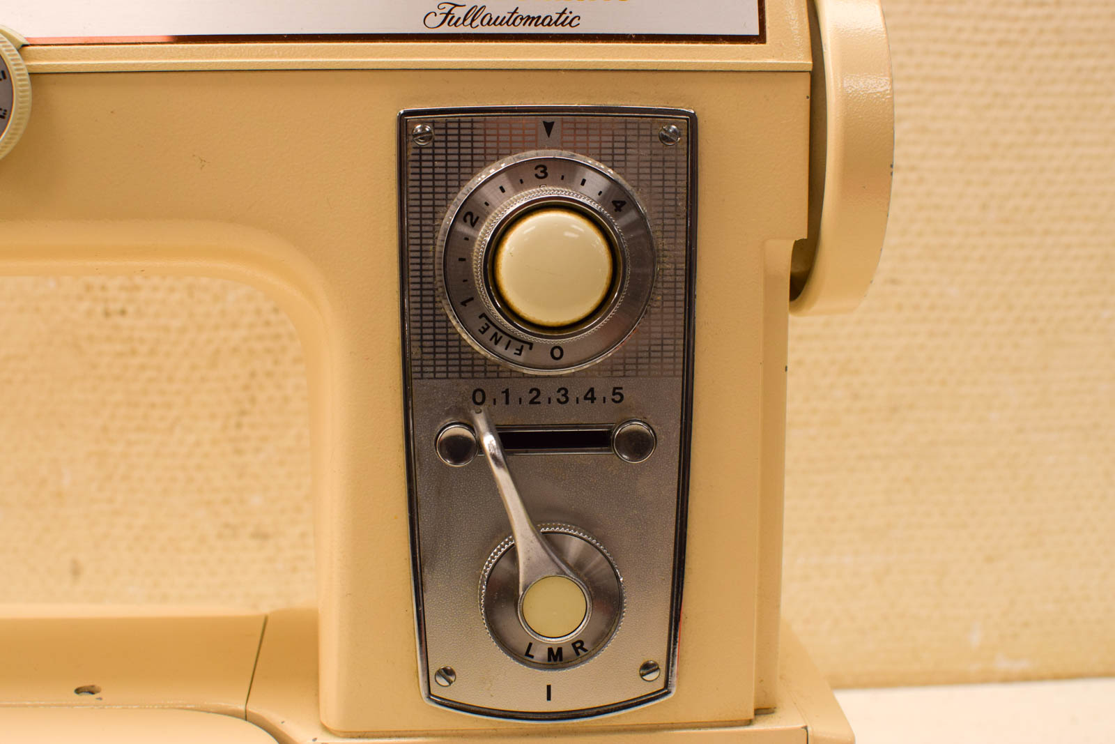 Alternative view of Vendomatic Full Automatic  naaimachine in koffer  49957