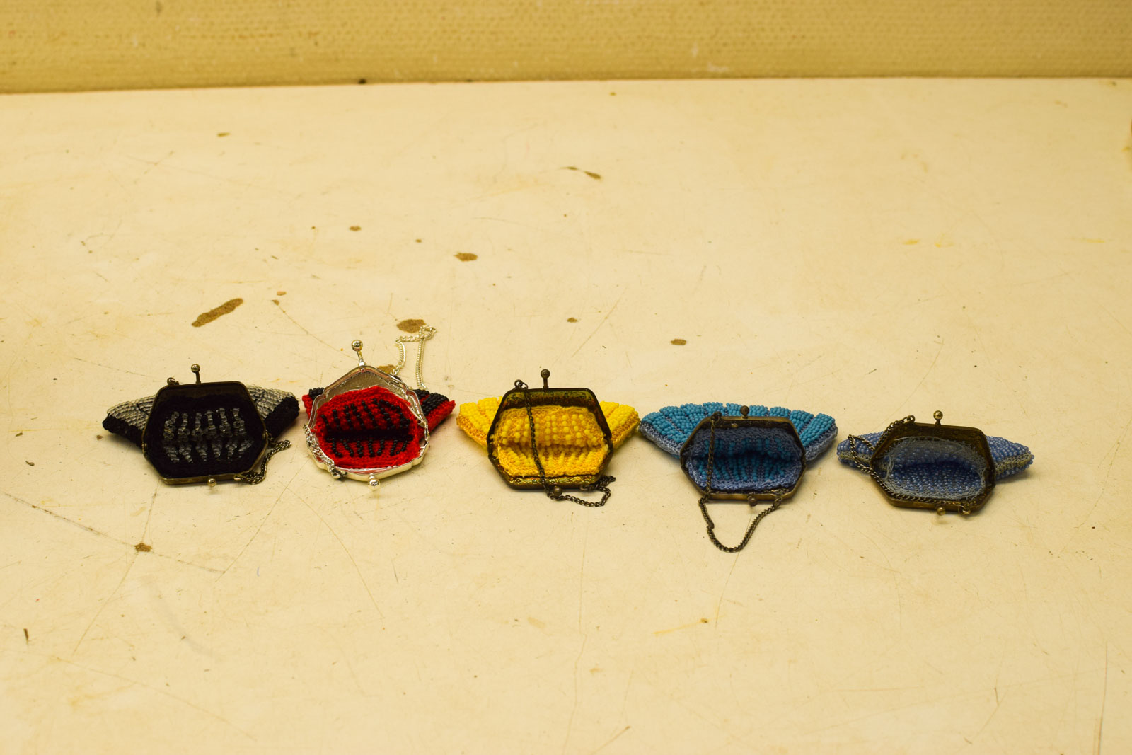 Alternative view of 5 stuks  Vintage kleine kralenbeursjes  49972