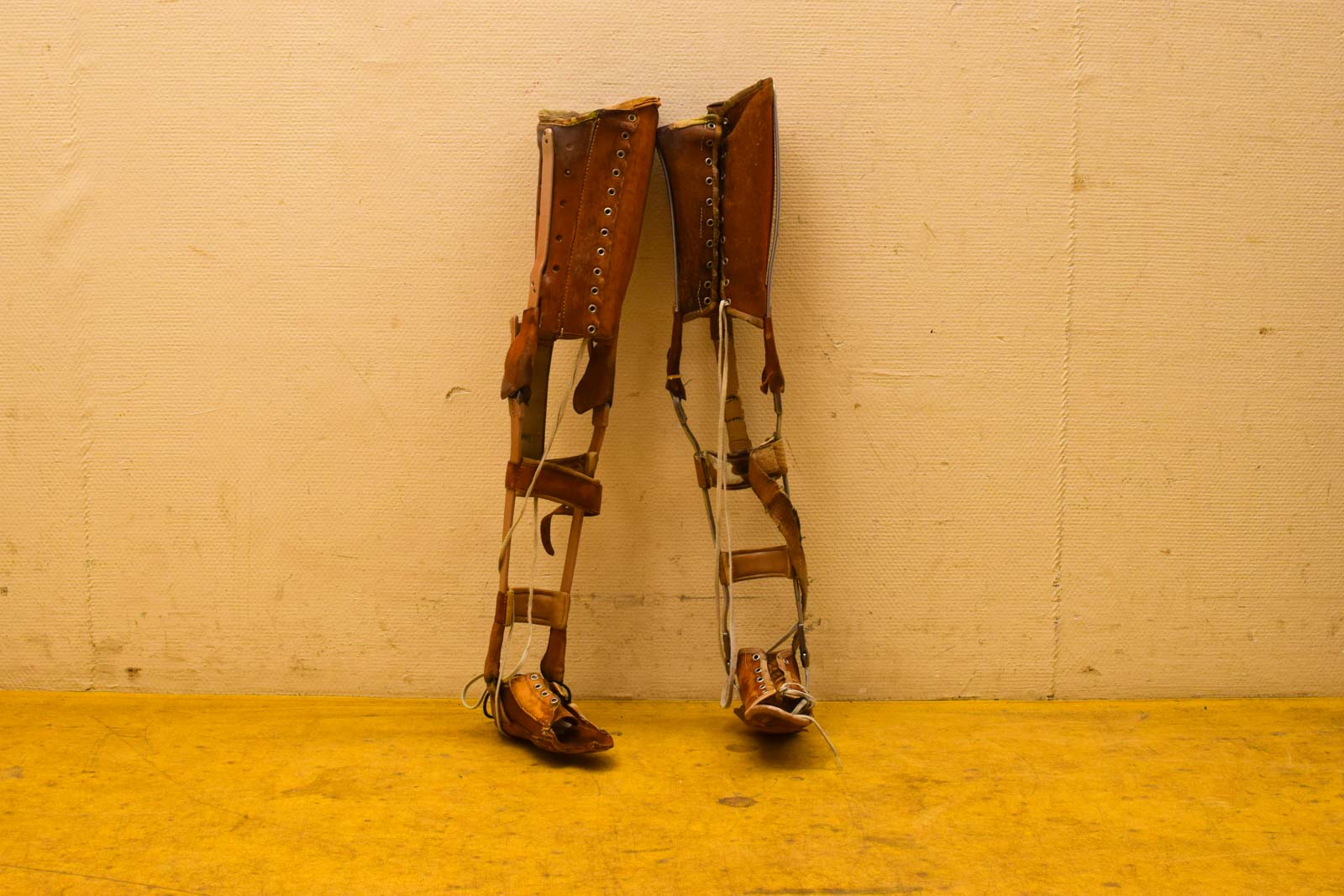 2 Stuks  Been Brace / spalk  49976