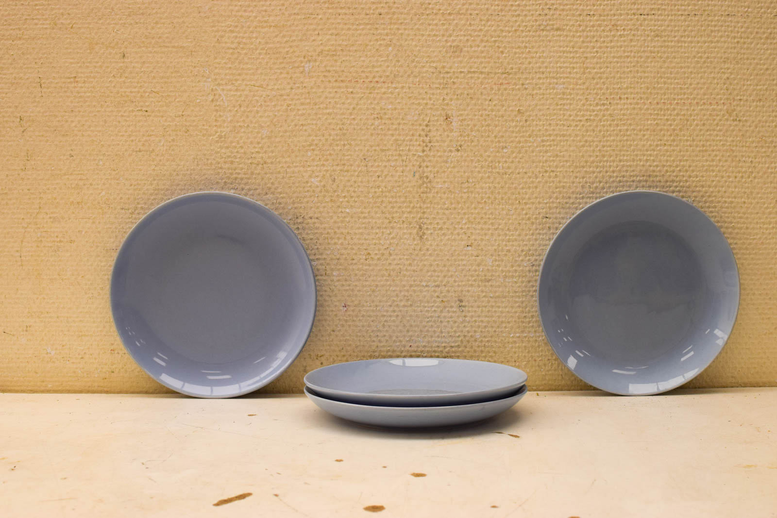 4 stuks porseleinen lichtblauwe borden  49977