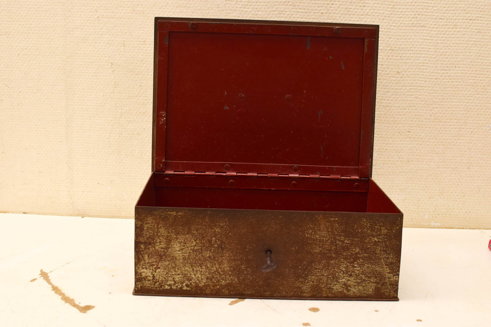 Alternative view of Metalen geldkistje  50020