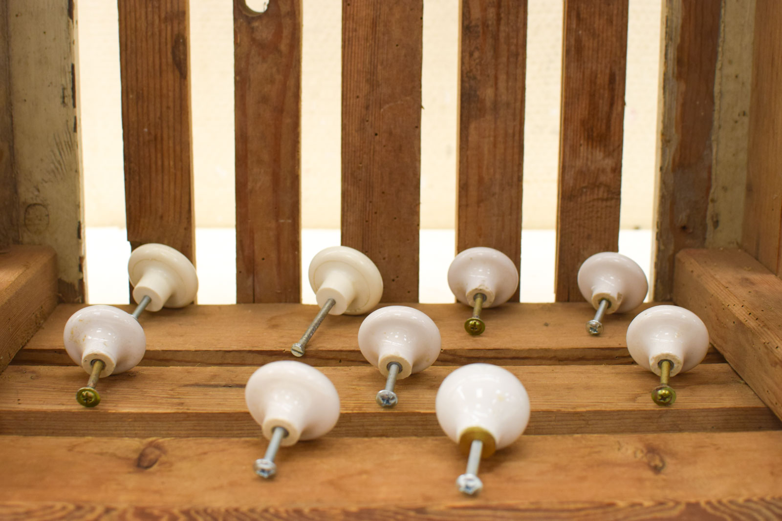 Alternative view of 9 stuks Porseleinen deurknoppen  50026