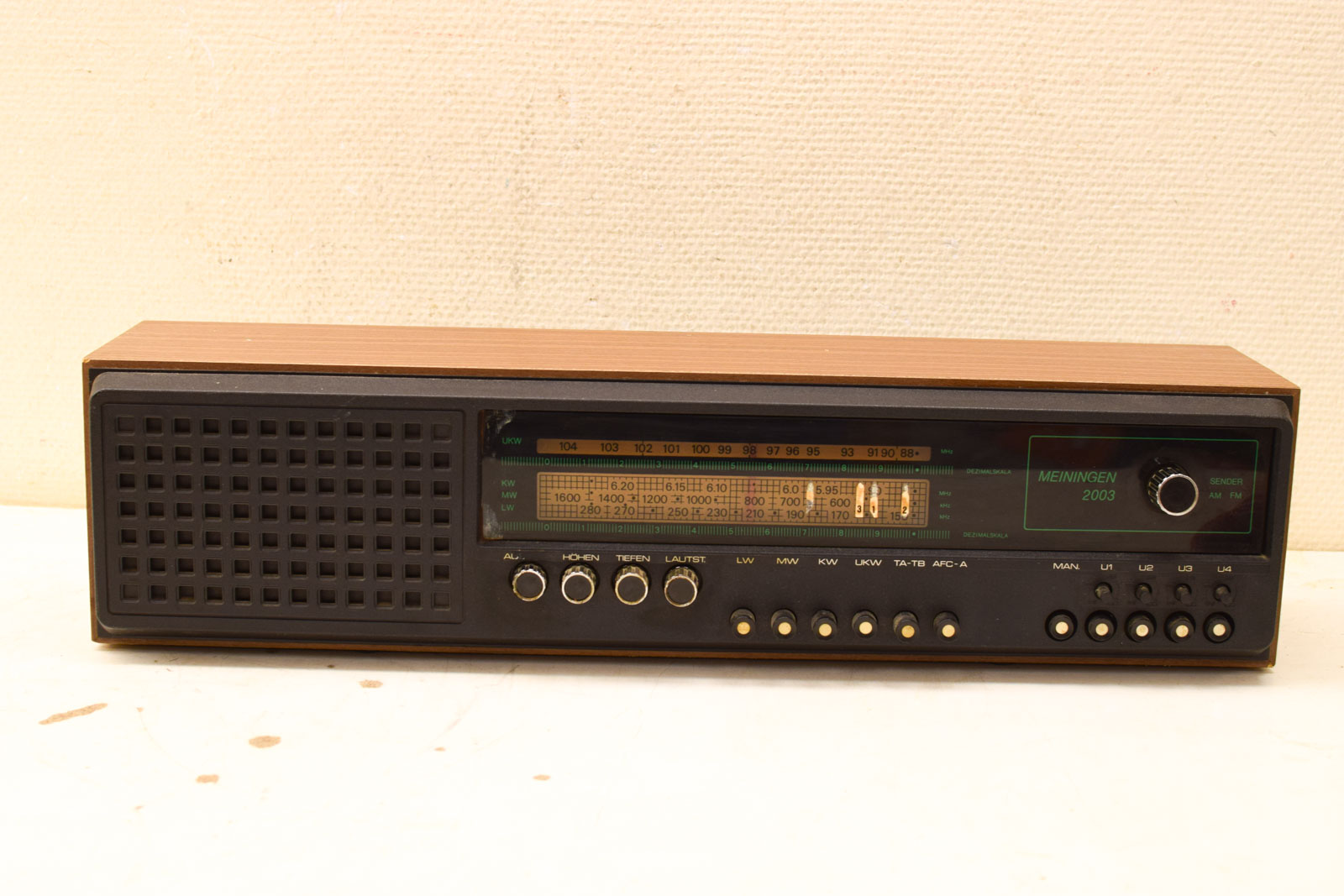 Meiningen  AM/FM  Radio  50056
