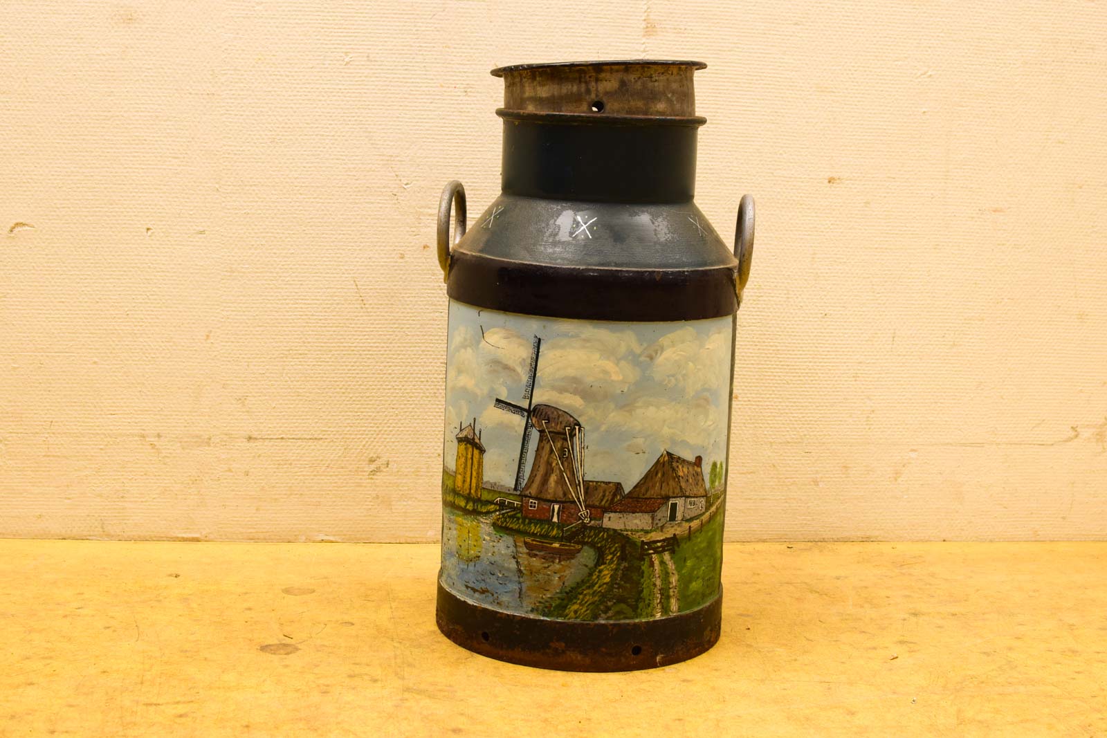 Beschilderde Melkbus  50074