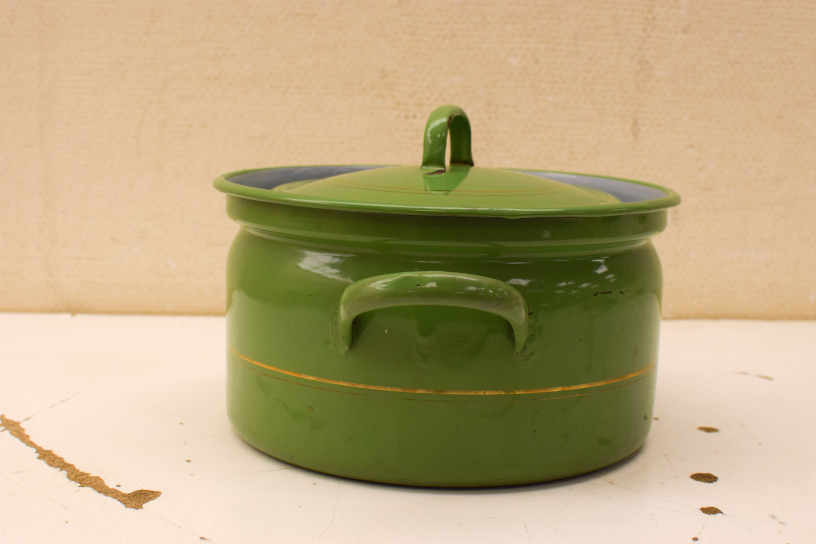 Alternative view of Emaille Pan  50088