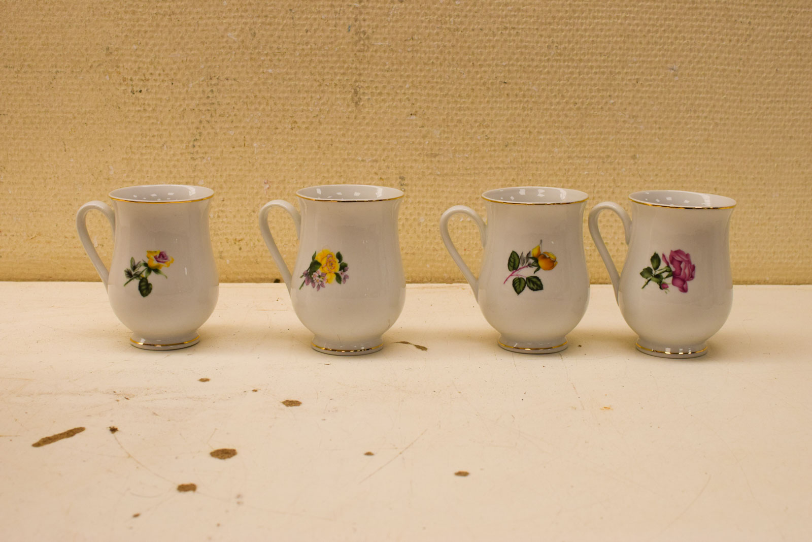 Alternative view of 4 Porseleinen bekers  50125