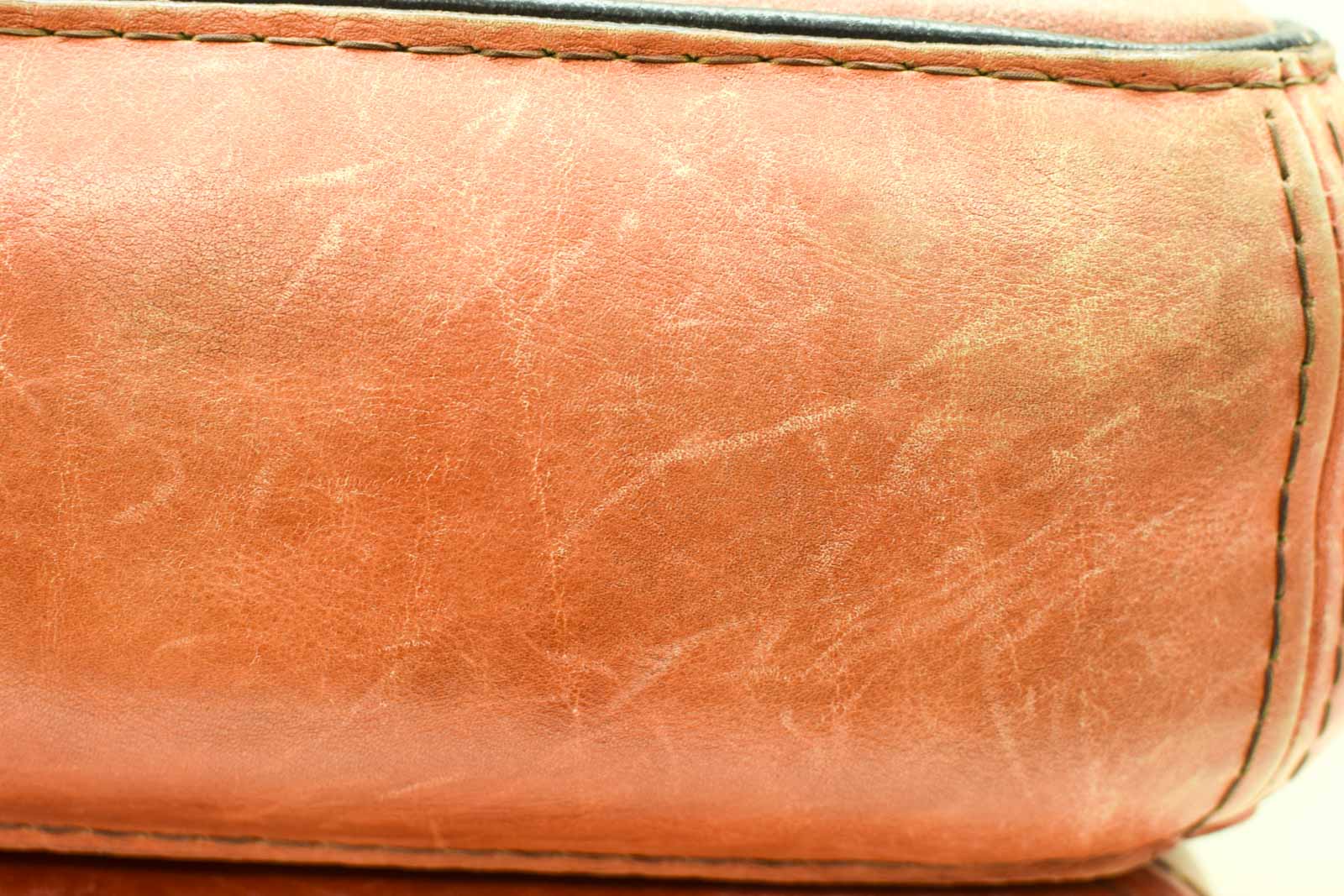 Alternative view of Poef  50130