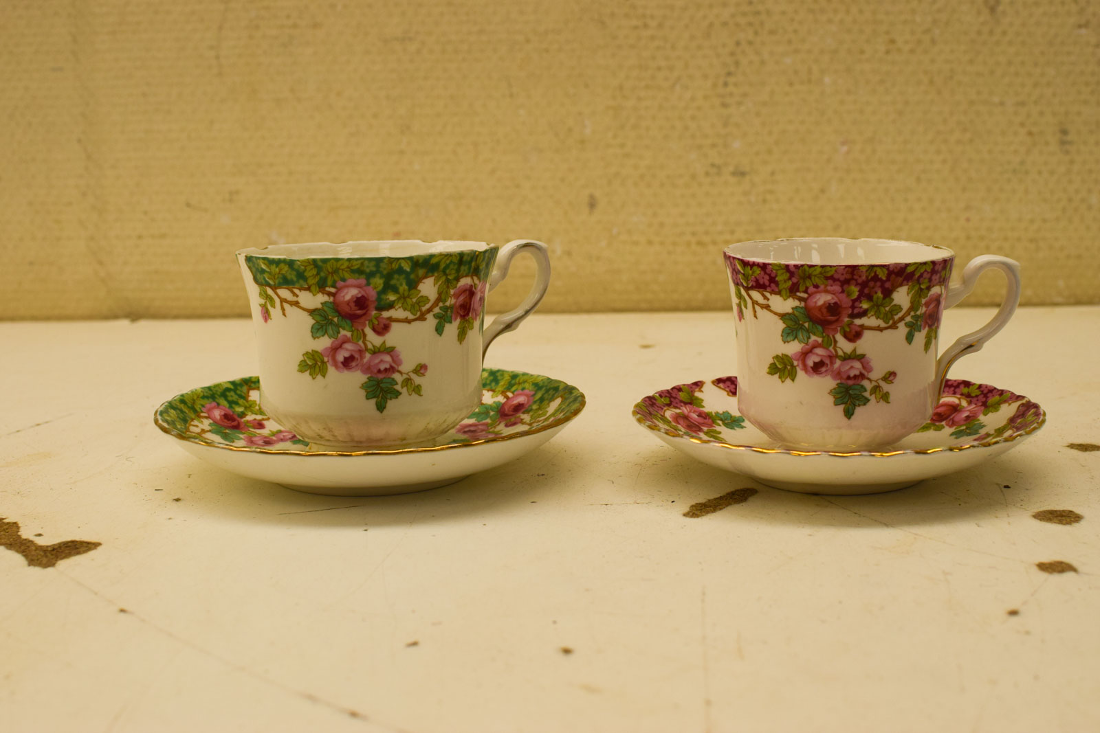 Alternative view of 4 delig    Royal Stafford porseleinen kop en schotels  50155