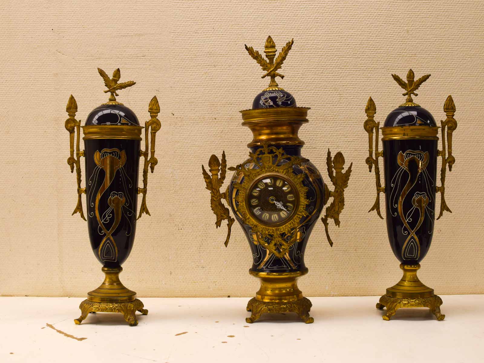 klok met 2 vazen  50194