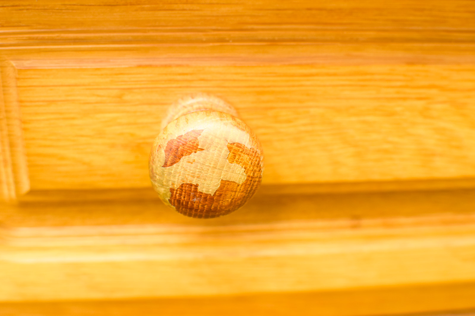 Alternative view of Licht eiken kastje met lade 50244