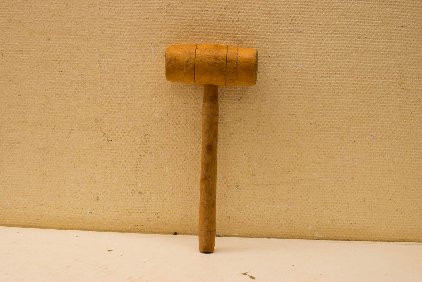 Nooitgedacht houten hamer met houten handvat 30368