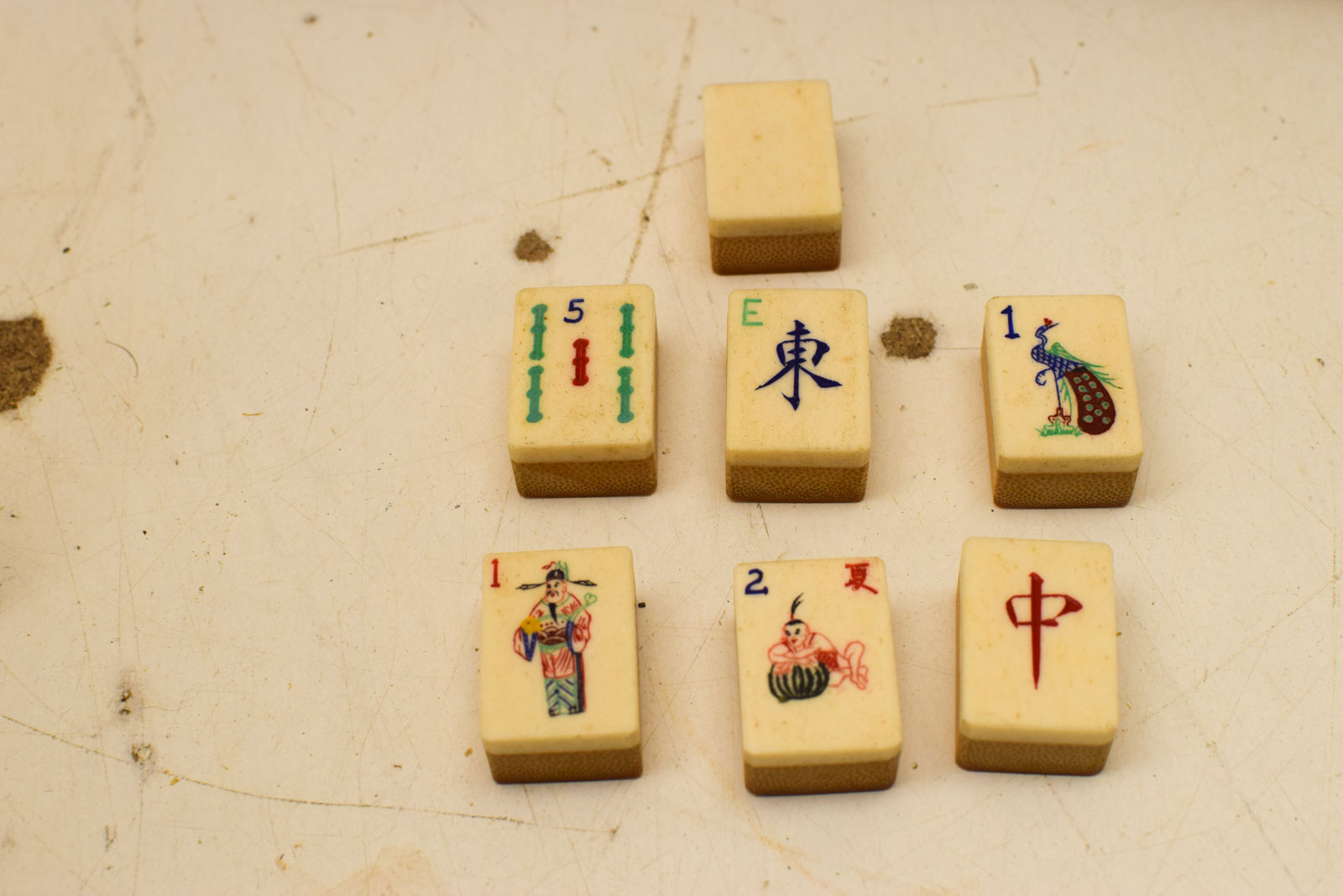 Alternative view of Vintage Mah Jong set in houten schuifdeksel doosje  50304