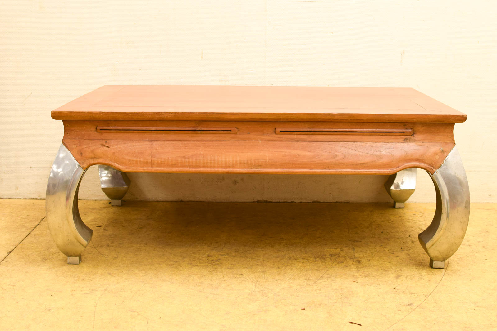 Houten Salontafel met poten van aluminium  50313