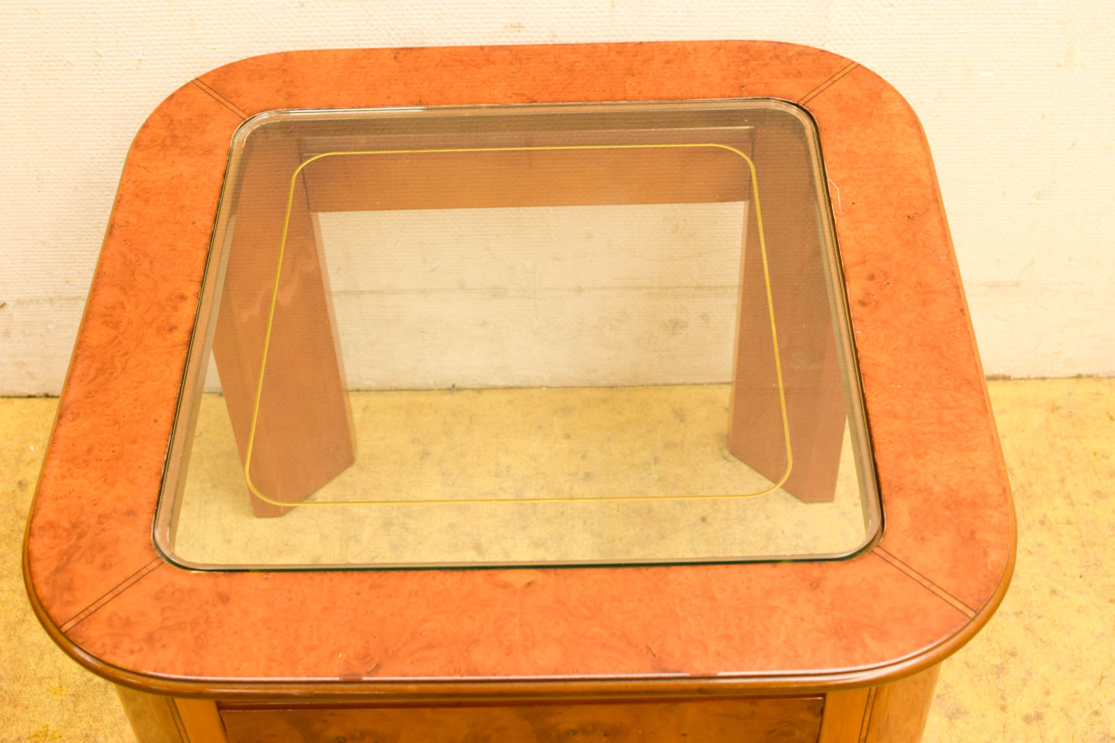 Alternative view of Bijzettafel  50440