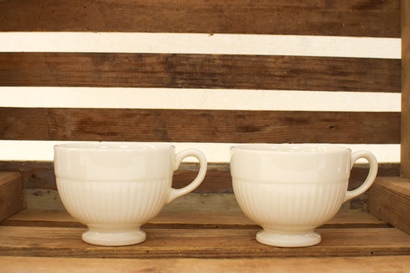 2 stuks Wedgwood porseleinen kopjes  50471