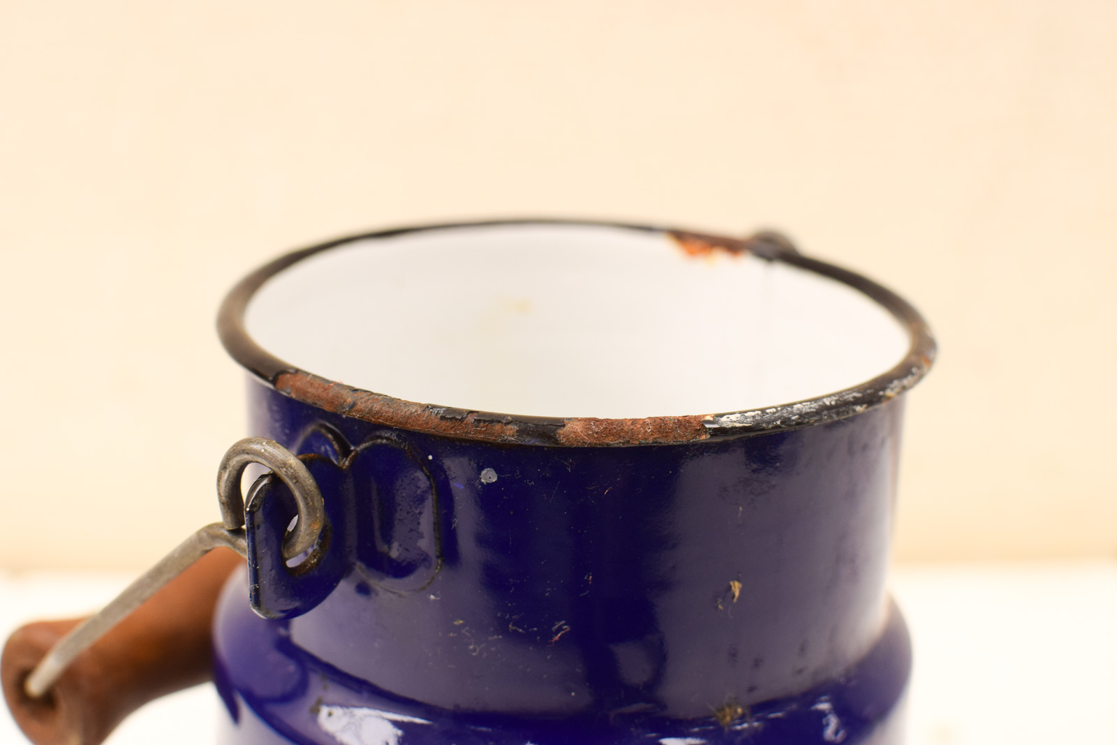 Alternative view of Emaille Melkbus  50514