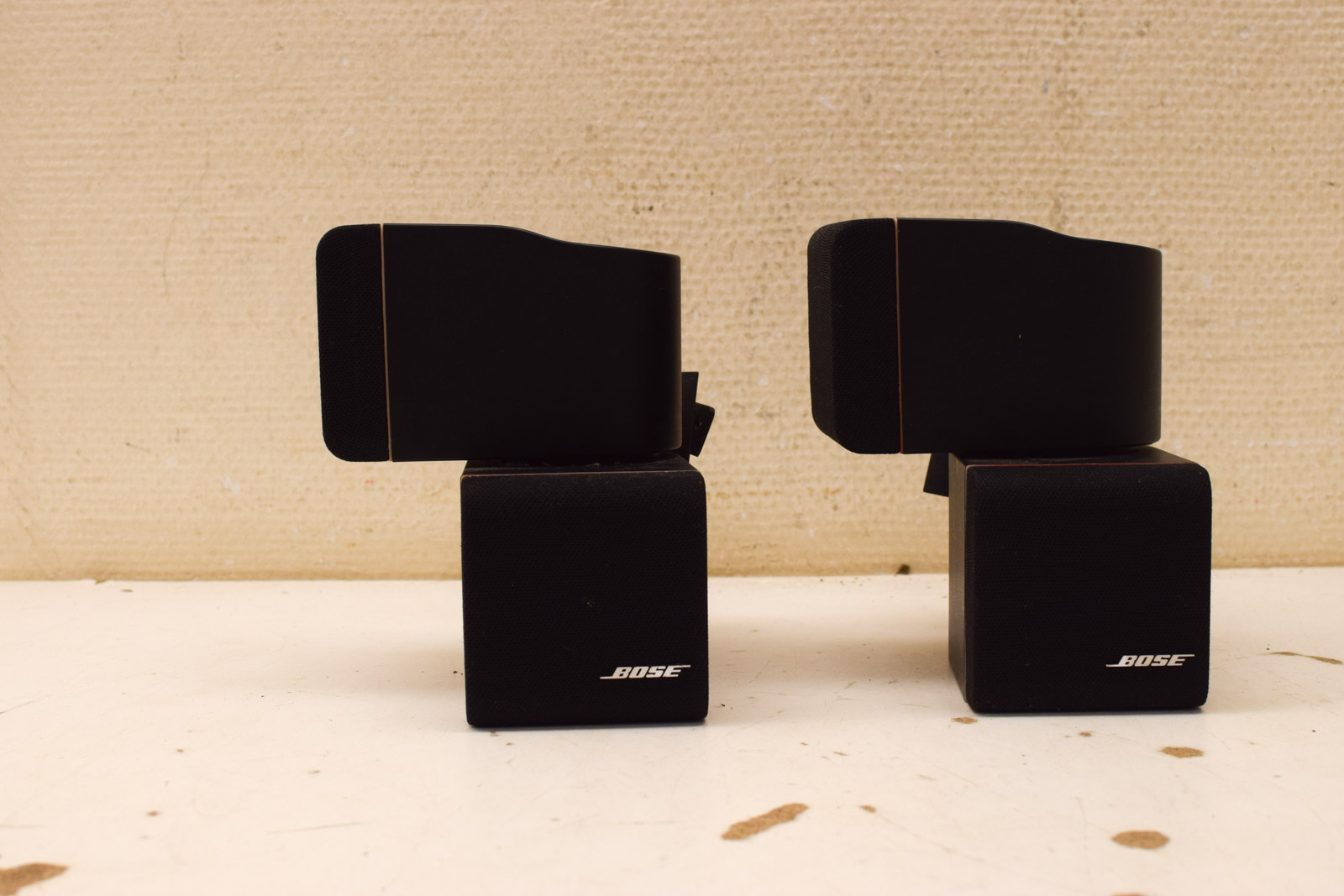 Alternative view of 2 Stuks Boch luidsprekers voor aan de muur 50521