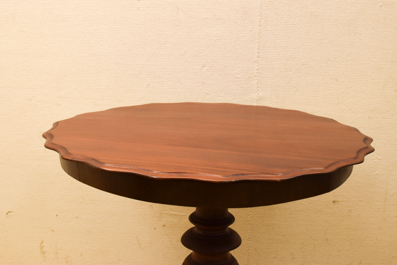 Alternative view of Houten Ronde Bijzettafel  50565