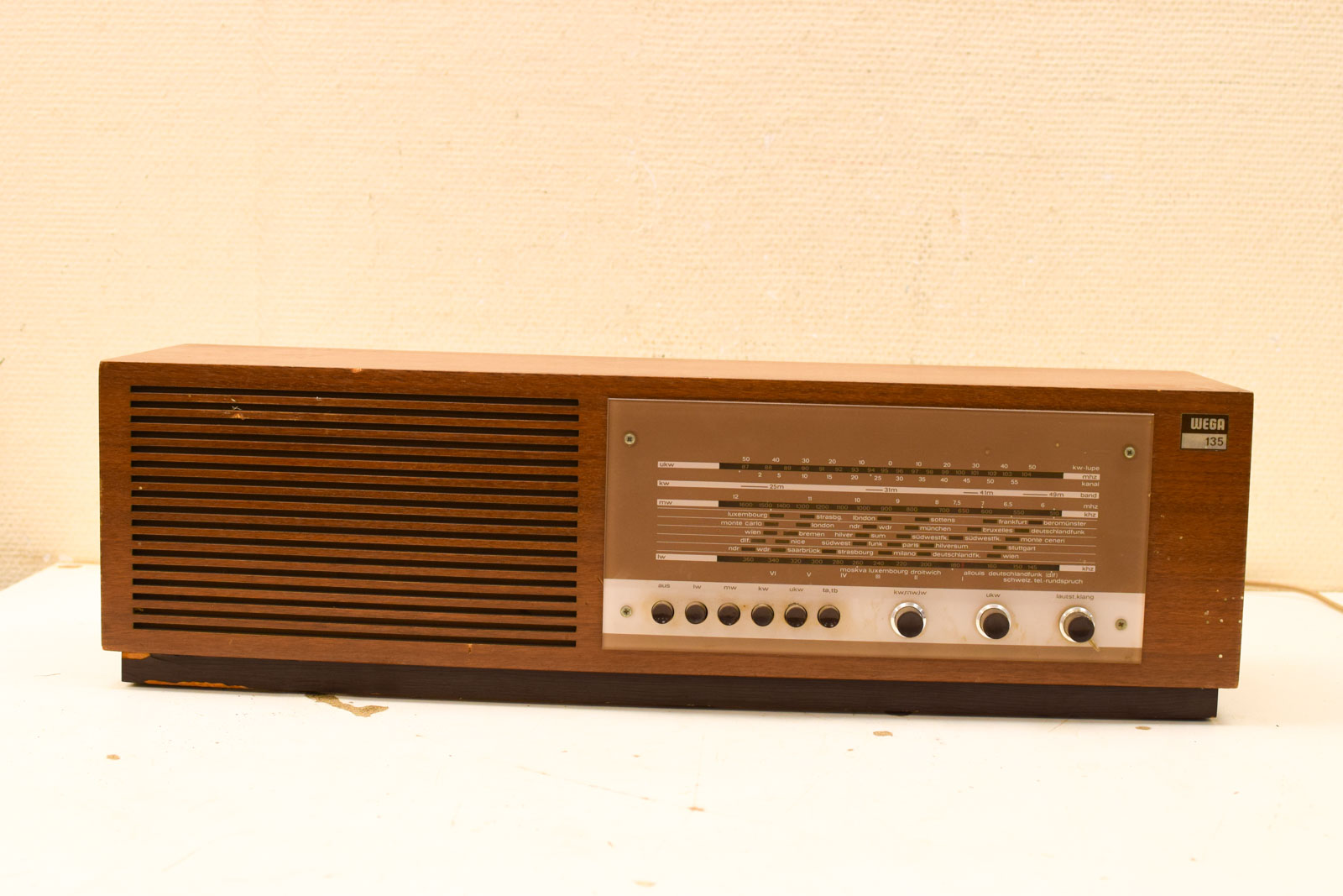 Alternative view of Wega Radio  50586