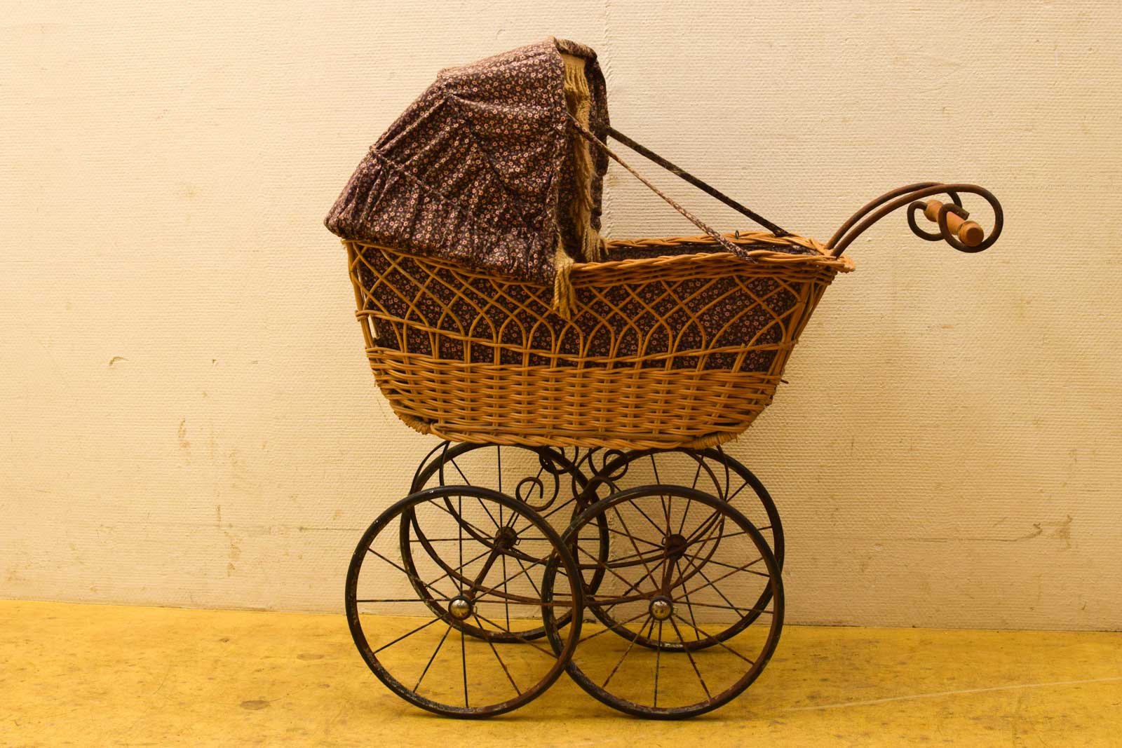 Oude Poppenwagentje  50610