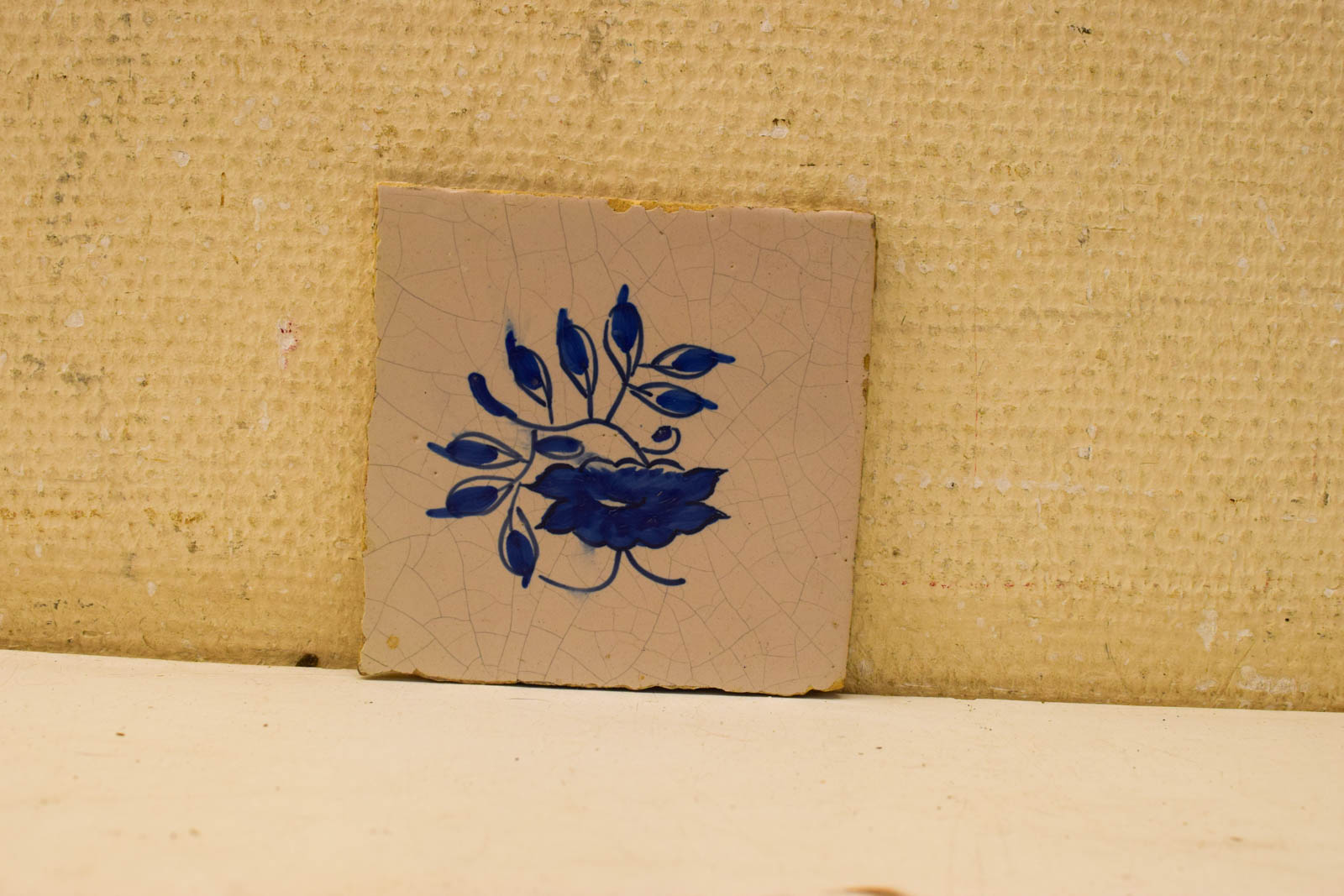 Wandtegel met prent van een bloem  50626