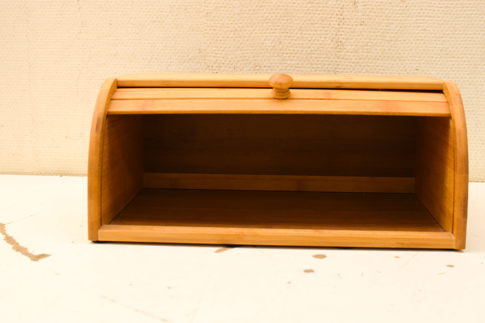 Alternative view of Houten Broodtrommel met roldeksel  50629