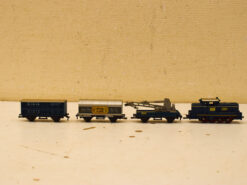 4 stuks 3 wagons en 1 locomotief 50641