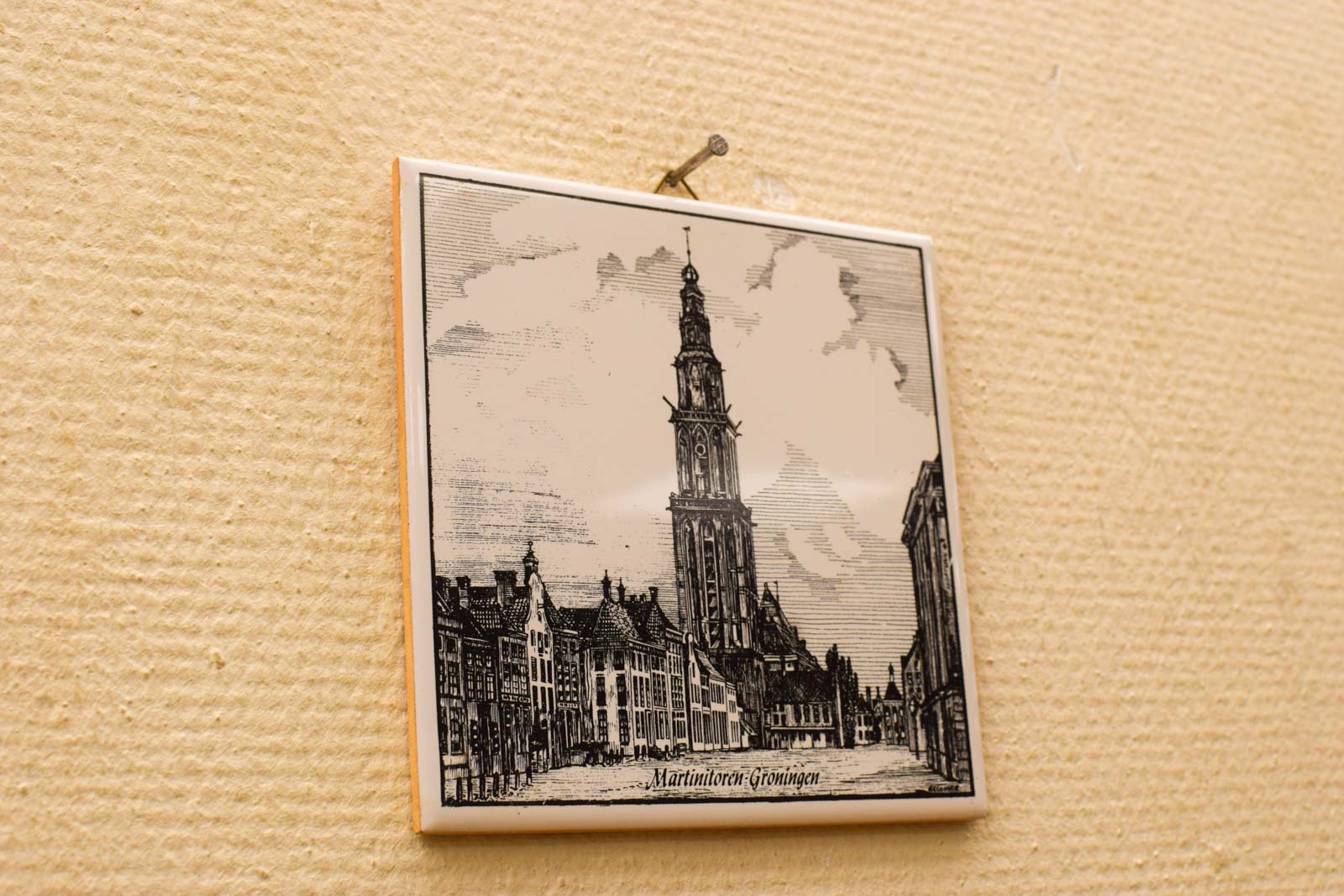Alternative view of Wandtegel met prent van de Martinitoren  Groningen  50650