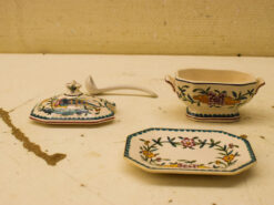 Alternative view of 4 delig Vintage klein terrine met schaaltje 50684