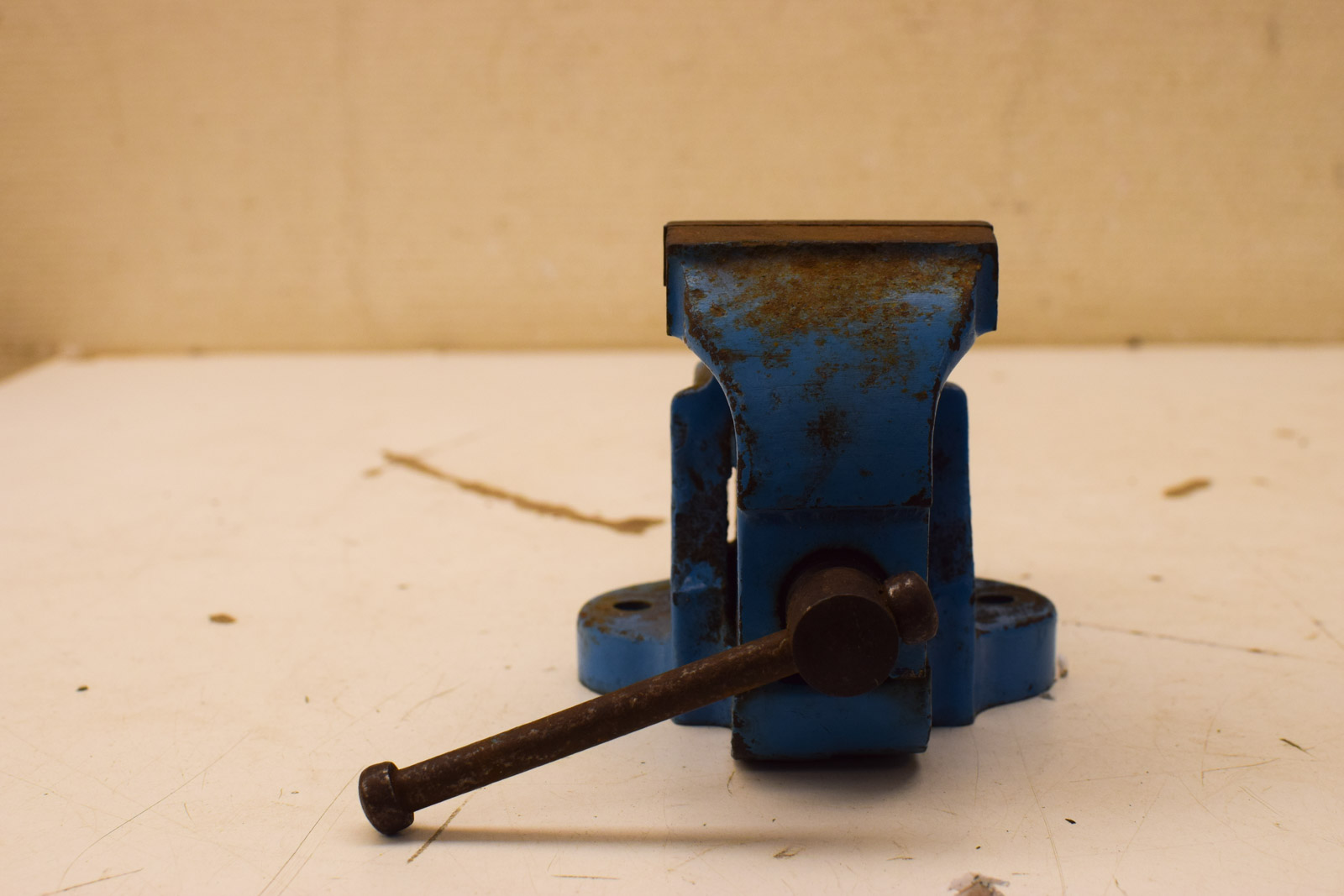 Alternative view of Woden Bankschroef 50686