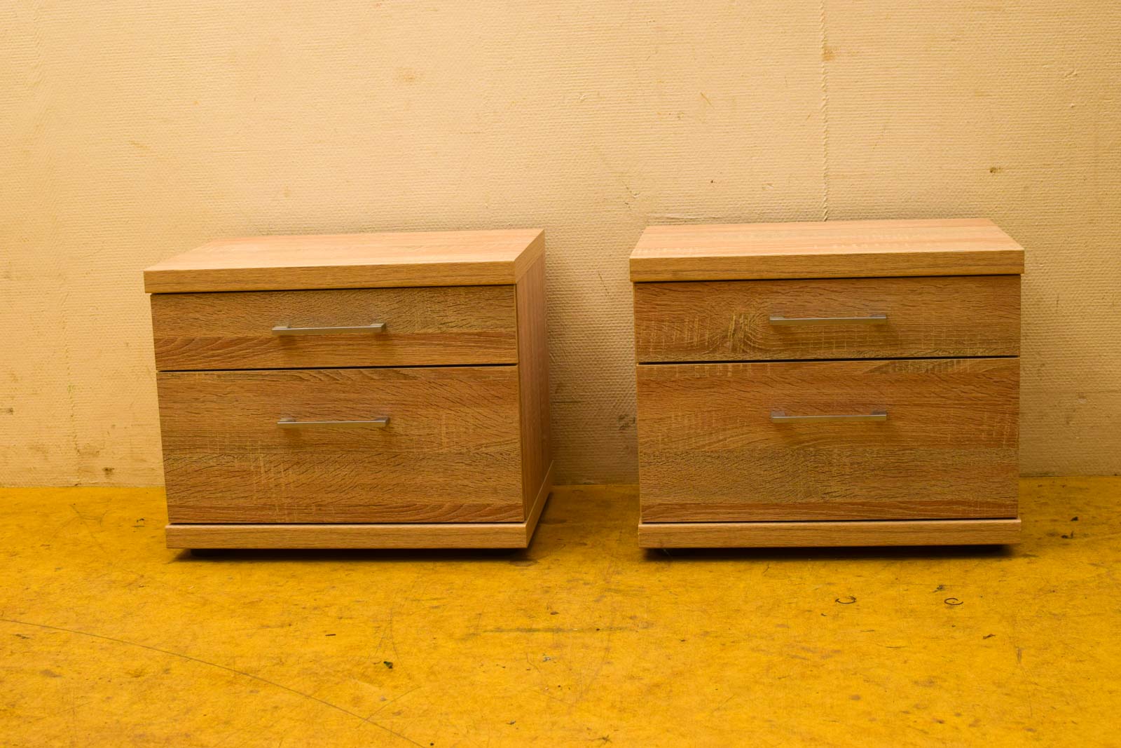 2 stuks Nachtkastjes 50689