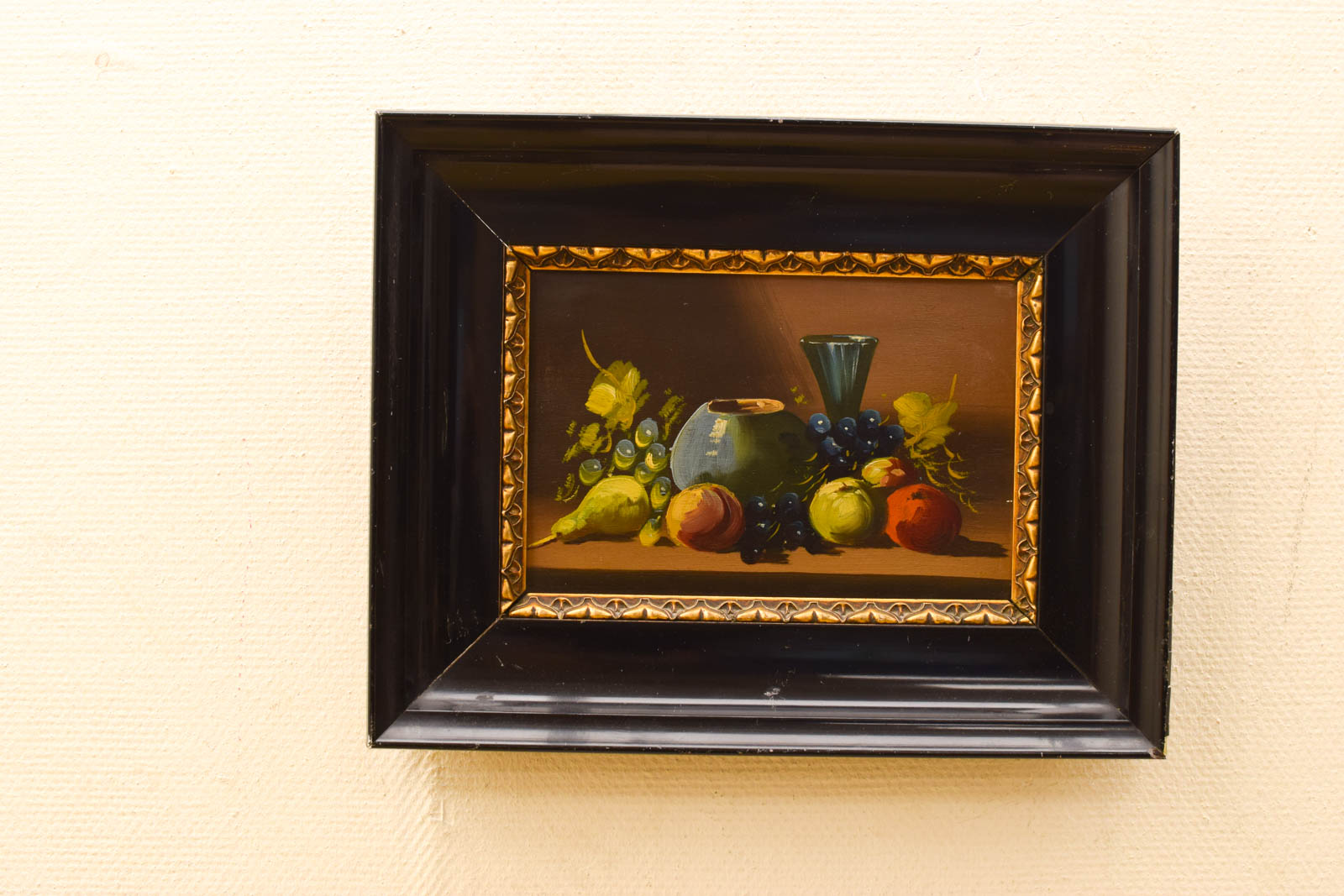 Schilderij van fruit en een vaas 50704
