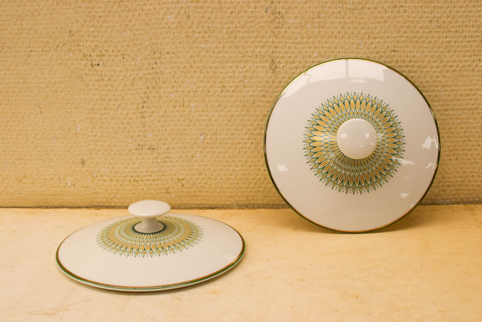 Alternative view of 4 delig Arzberg porseleinen  afdekschalen  50742