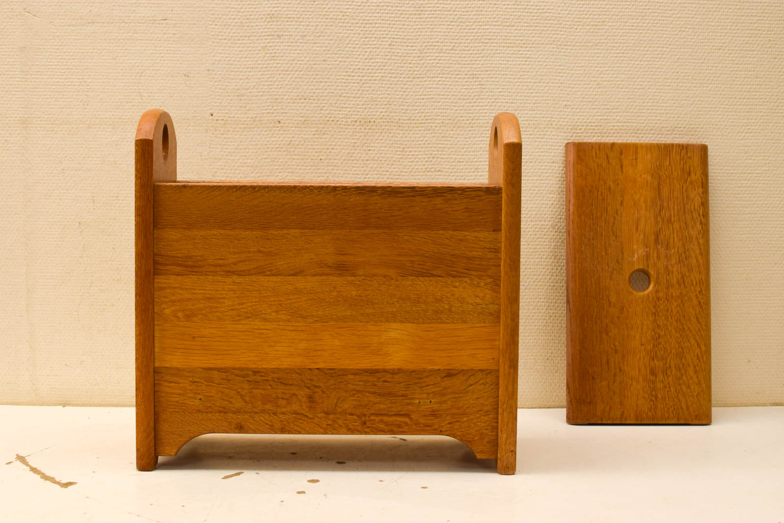 Alternative view of Houten Lectuurbak/ krantenbak  met deksel 50755