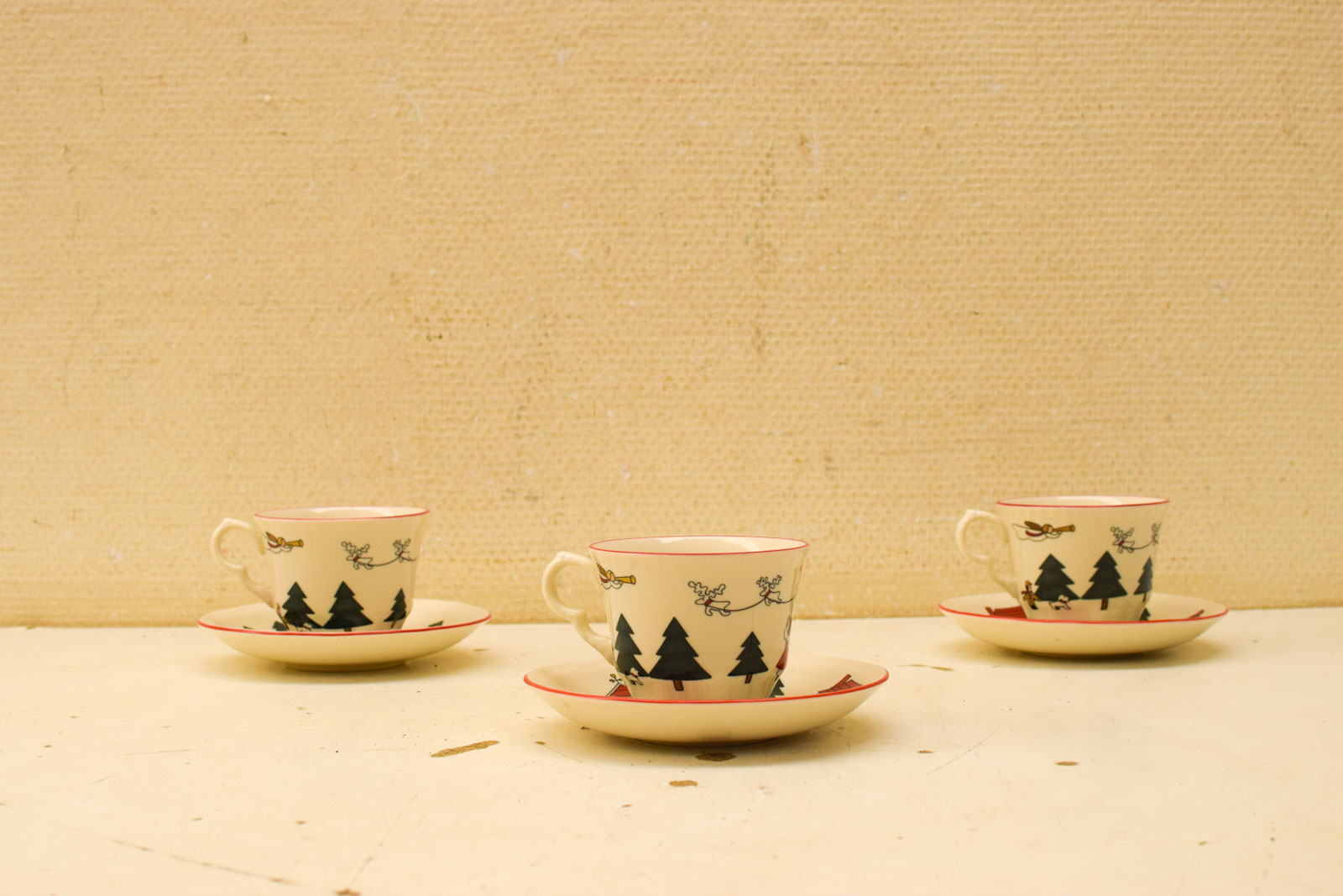 Alternative view of 6 delig Mason's  Christmas Village porseleinen kop en schotel 50765