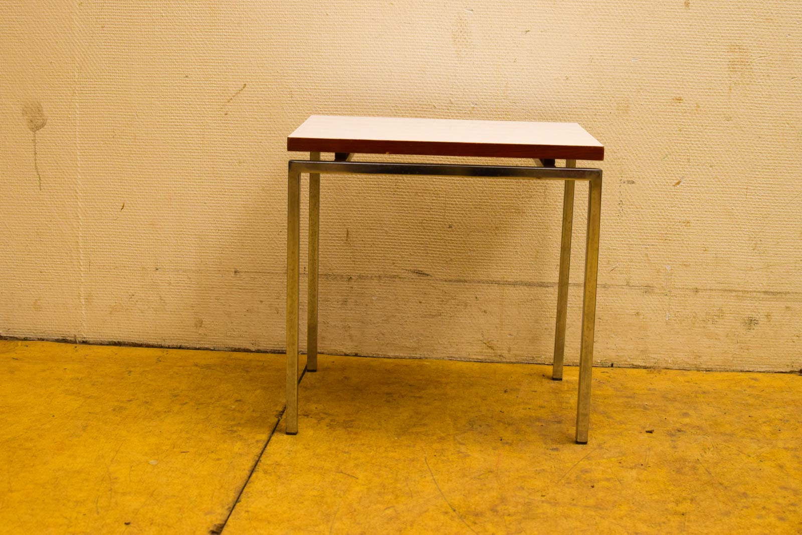 Bijzettafeltje 50768