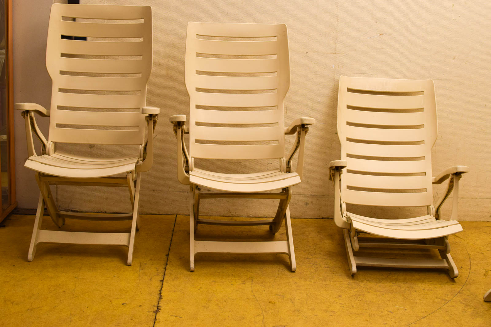 Alternative view of 4 stuks Grosfillex BoutiQue inklapbare tuinstoelen  50799