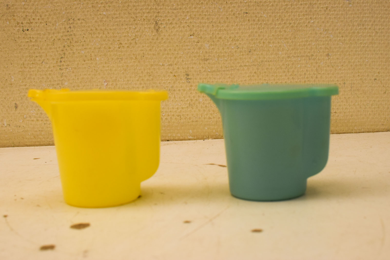 2 stuks Tupperware schenkkannetje 50835