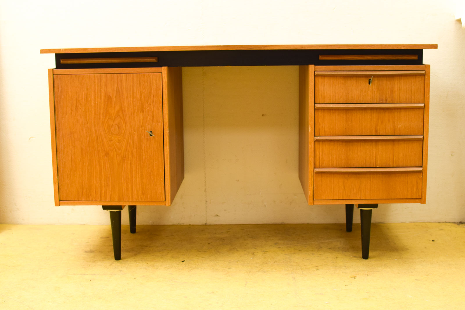 Vintage Bureau 50854