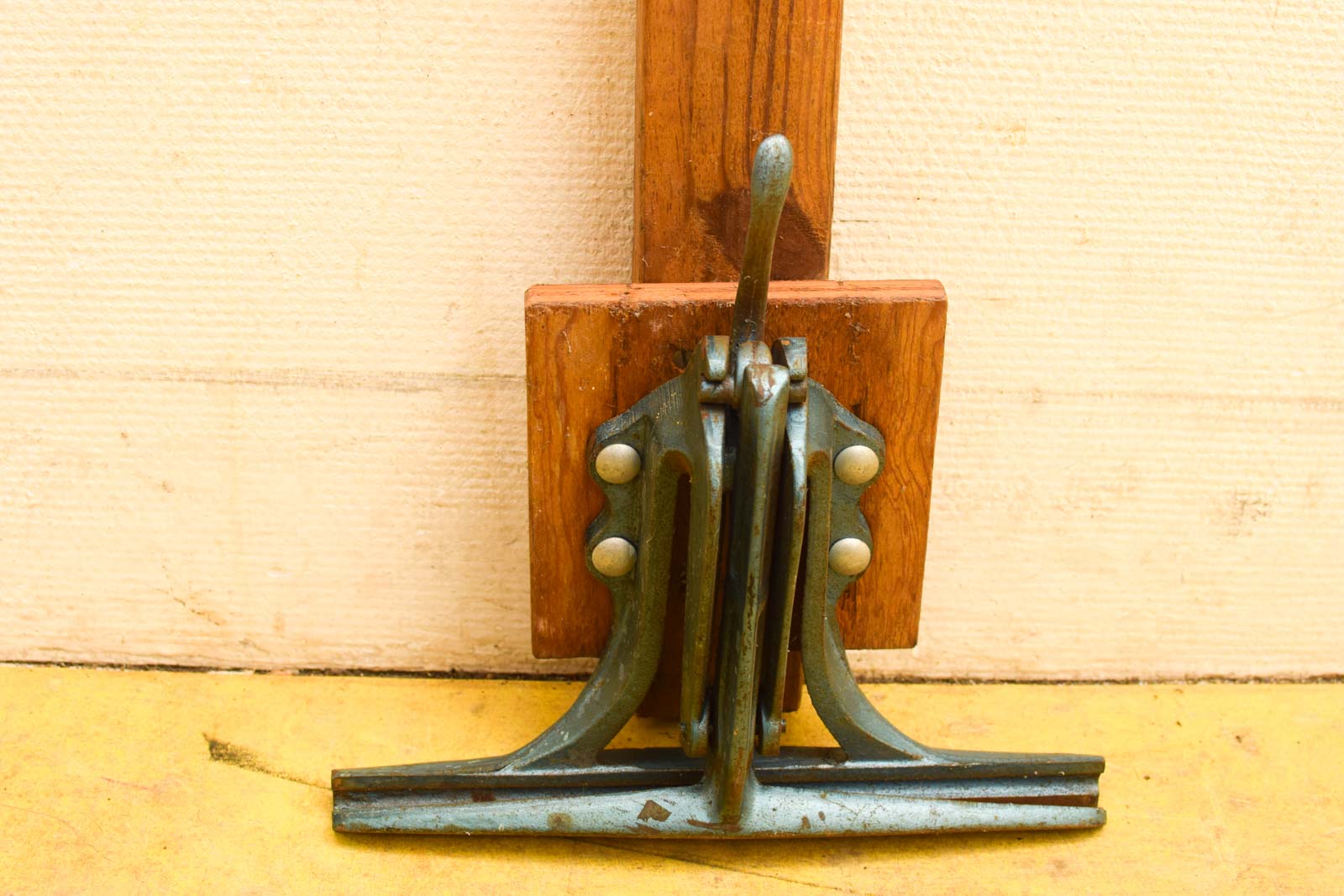 Alternative view of Buiger gemonteert op een plank 50896