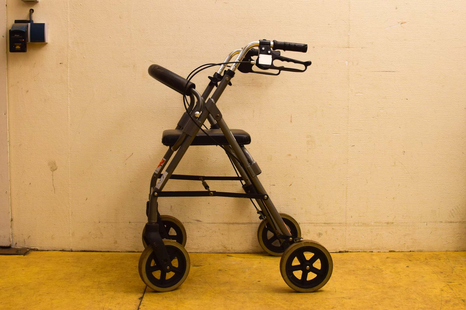 Alternative view of Elephantje Rollator 50923
