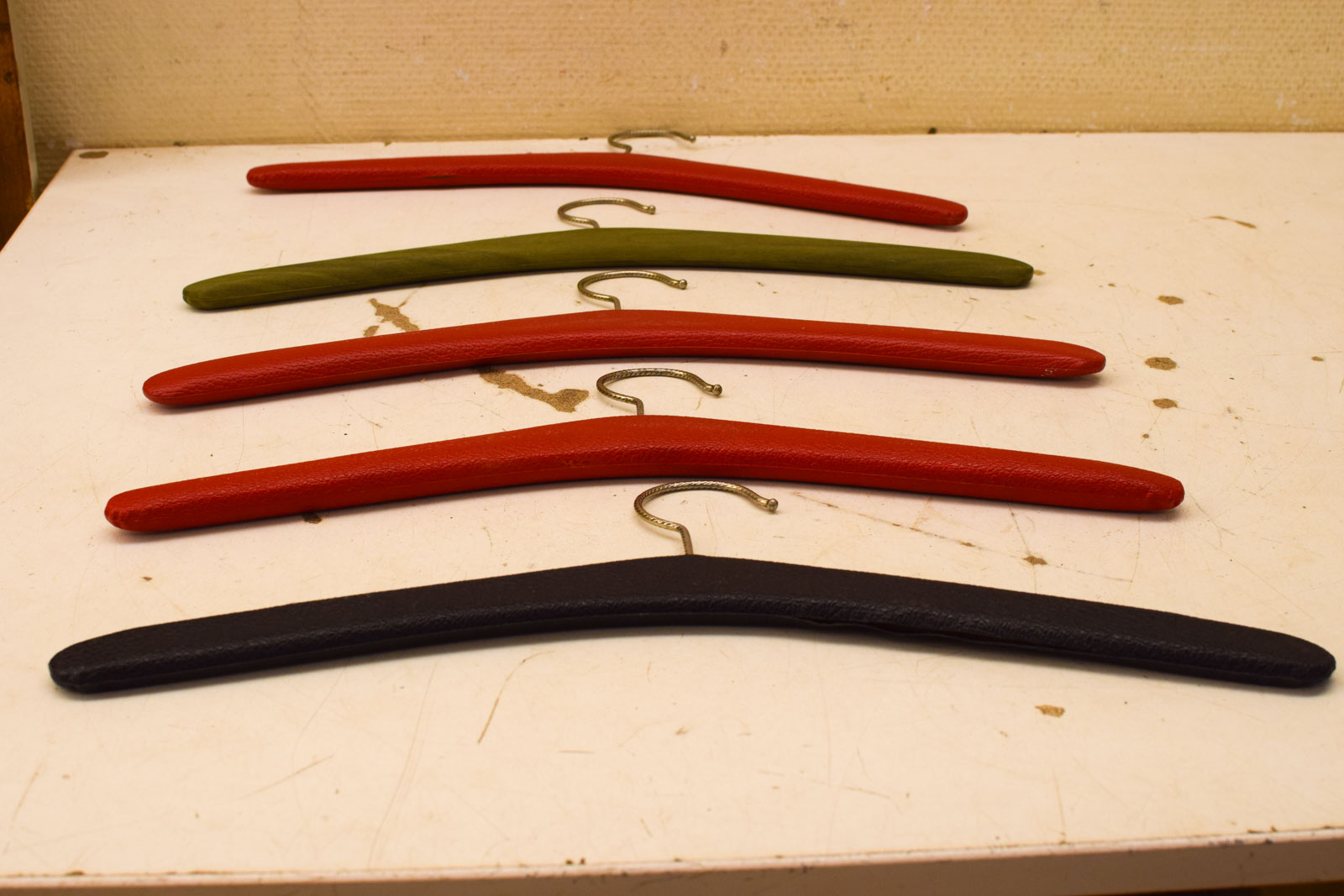 Alternative view of 7 stuks vitage Kapstokken/kledinghangers 50925