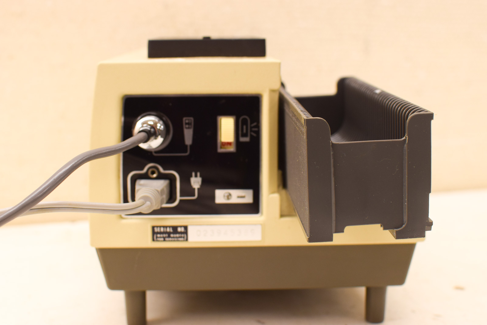 Alternative view of Cabin Toodee Automatic 300W slide projector 50928