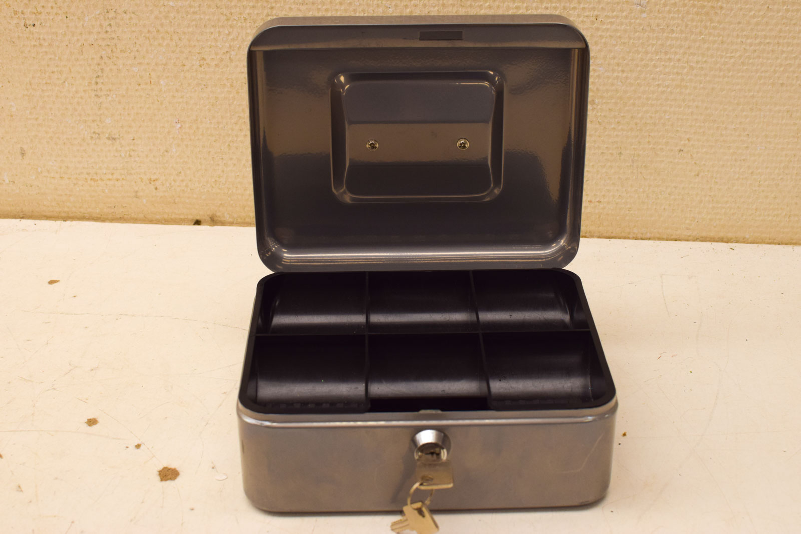 Alternative view of Metalen Geldkistje 50933