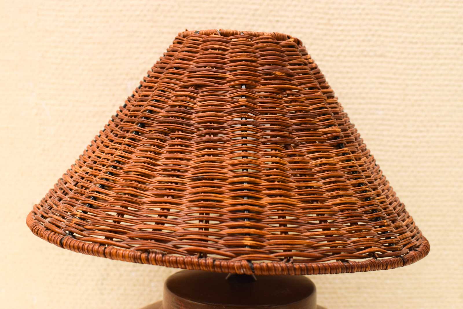 Alternative view of Tafellampje met rotan lampenkap 50982